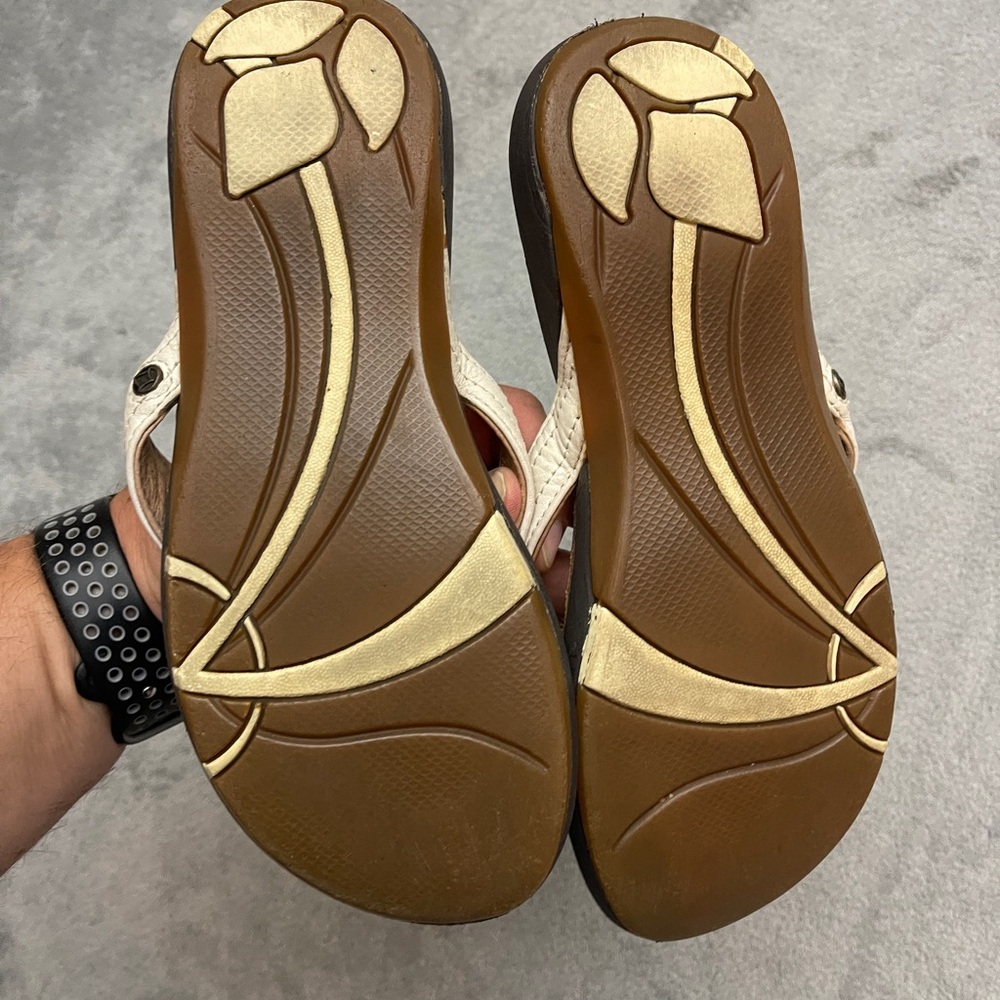 Reef White Flip Flops Woman’s Size 7 - Picture 3 of 4